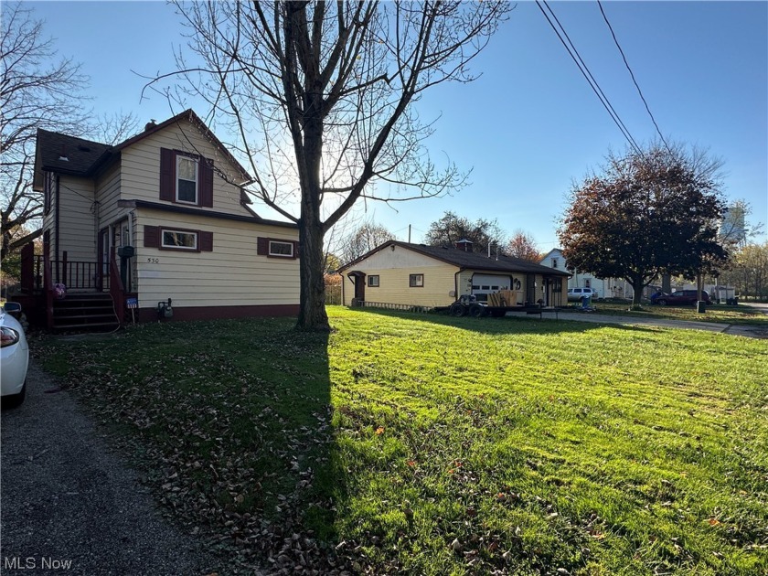 Income opportunity with this property w/2 homes. Both currently - Beach Townhome/Townhouse for sale in Conneaut, Ohio on Beachhouse.com