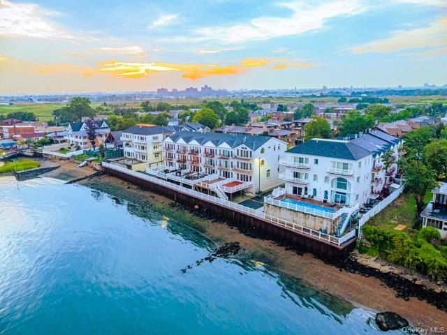 Magnificent Gated Townhouse in Bridge-view Estates - Waterfront - Beach Condo for sale in Bronx, New York on Beachhouse.com