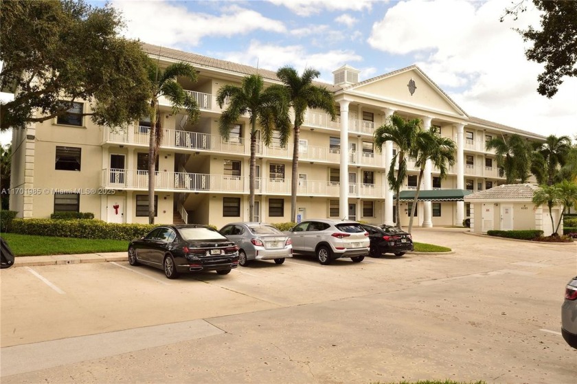 Price Improvement on this spacious top floor 2 bedroom condo in - Beach Condo for sale in Boca Raton, Florida on Beachhouse.com