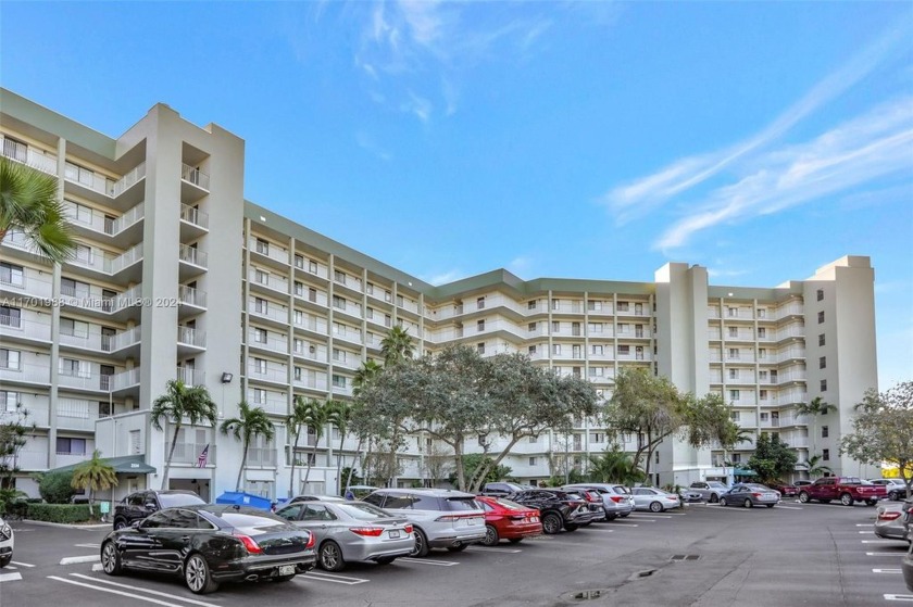 Experience luxury in this turnkey 2-bedroom, 2-bath condo - Beach Condo for sale in Pompano Beach, Florida on Beachhouse.com