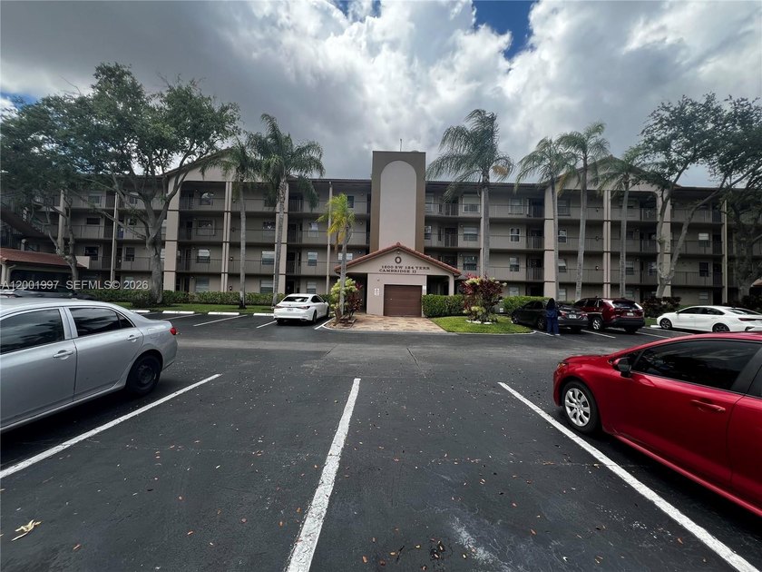 Spacious 2 bedrooms, 2 baths condo in the 55+ Century Village - Beach Condo for sale in Pembroke Pines, Florida on Beachhouse.com