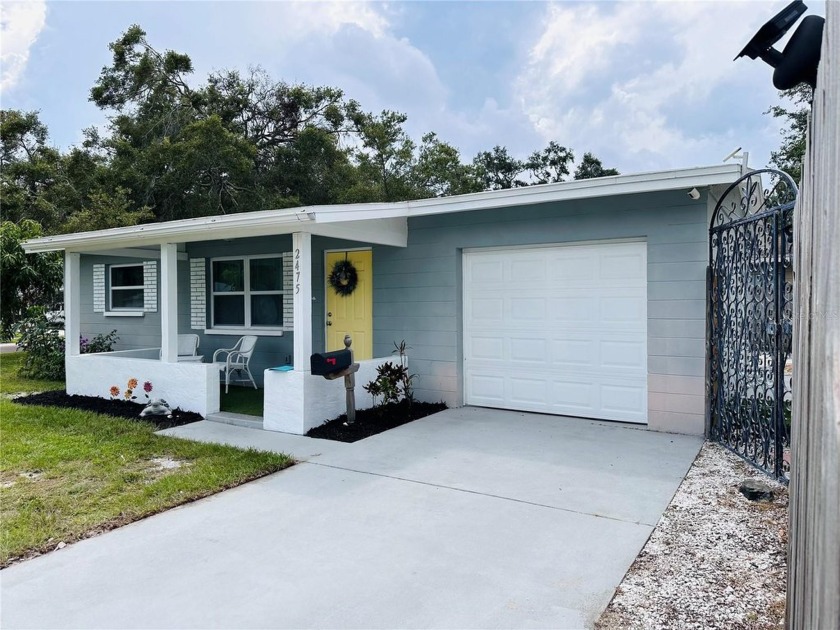 Welcome to The Happy Turtle!! This fabulous 2 bedroom, one-bath - Beach Home for sale in St. Petersburg, Florida on Beachhouse.com