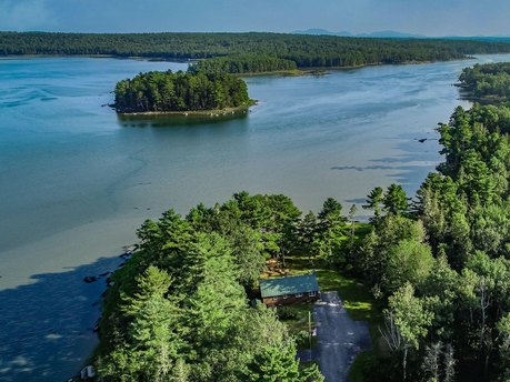 Dwelly Point Cottage is a delightful, timber-constructed - Beach Home for sale in Franklin, Maine on Beachhouse.com