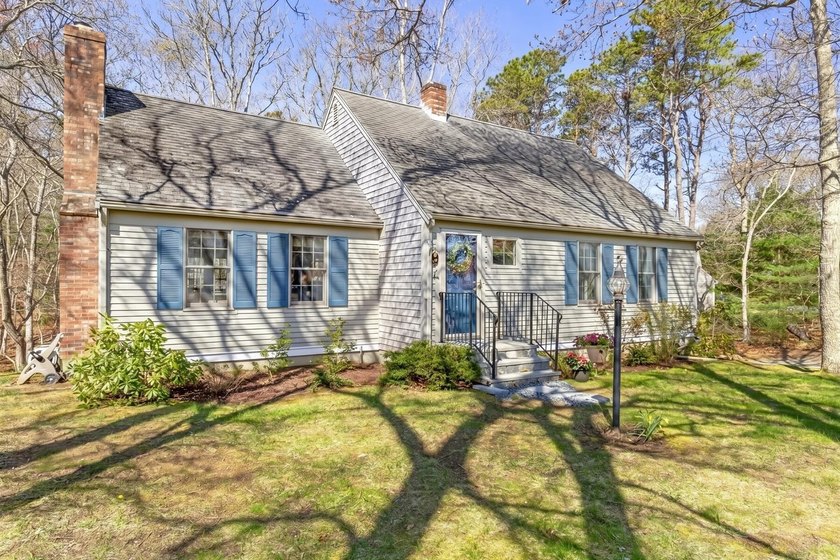 This inviting home in West Barnstable offers the perfect - Beach Home for sale in West Barnstable, Massachusetts on Beachhouse.com