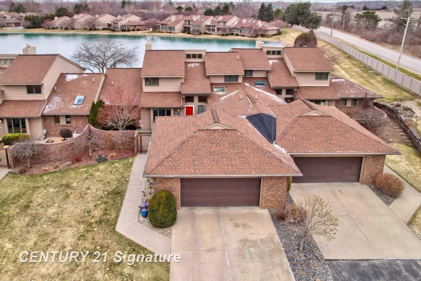 This beautifully updated luxury condominium offers a blend of - Beach Condo for sale in Bay City, Michigan on Beachhouse.com