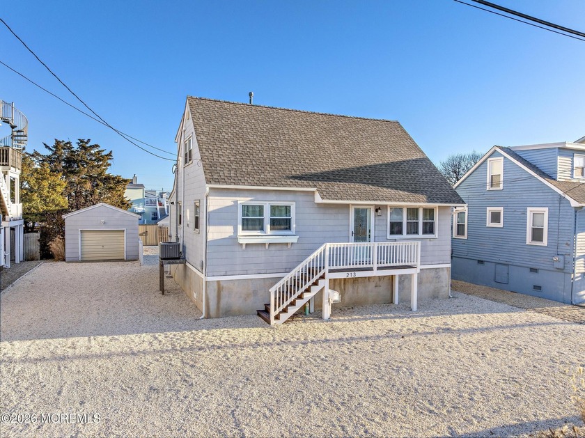 Beautifully renovated Cape Cod-style home in Ship Bottom! - Beach Home for sale in Ship Bottom, New Jersey on Beachhouse.com