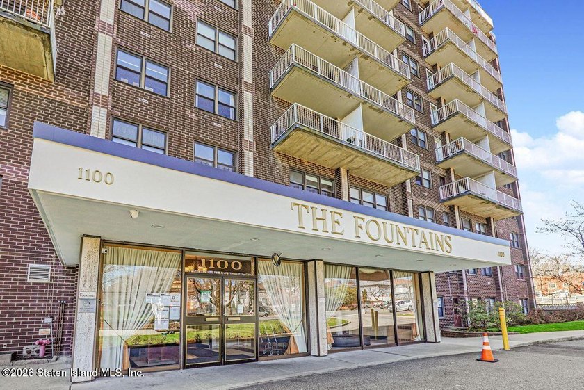 THIS LARGE 1 BEDROOM, 1 BATH CO-OP WITH BALCONY FACING THE - Beach Home for sale in Staten Island, New York on Beachhouse.com