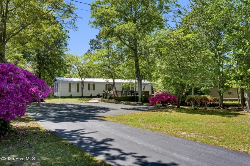 Welcome to your charming beach getaway just 2 miles from Surf - Beach Home for sale in Hampstead, North Carolina on Beachhouse.com