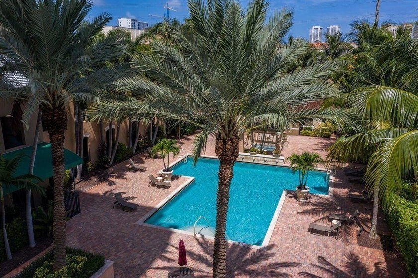 Location Location! Walkable to downtown & City Place walk to - Beach Condo for sale in West Palm Beach, Florida on Beachhouse.com