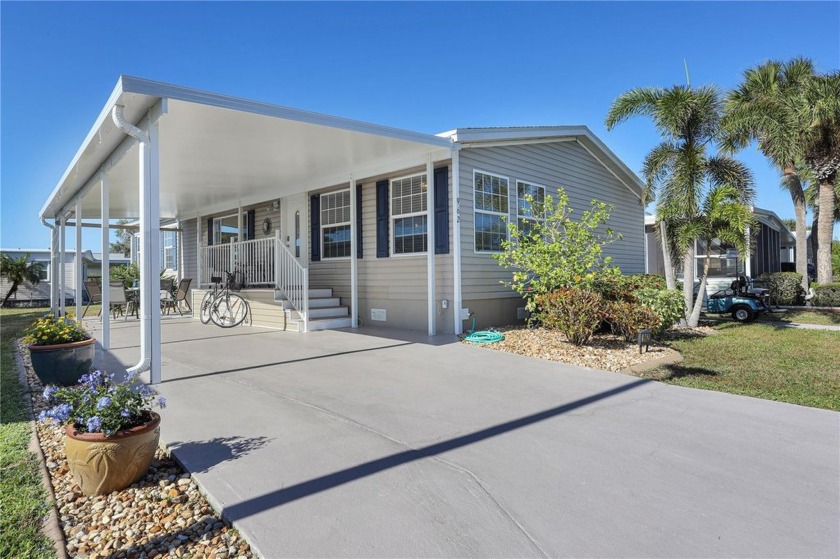 3 bedroom/split bedroom floor plan, loads of sunlight, super - Beach Home for sale in Port Charlotte, Florida on Beachhouse.com