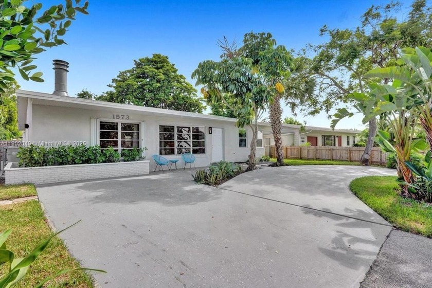 OPEN HOUSE SATURDAY/SUNDAY 11/8 & 11/09 1:30-3:30. Refined - Beach Home for sale in Pompano Beach, Florida on Beachhouse.com