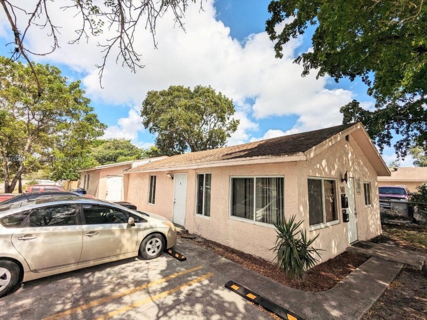 Investment Opportunity: Renovated Duplex in Pompano Beach
 - Beach Townhome/Townhouse for sale in Pompano Beach, Florida on Beachhouse.com