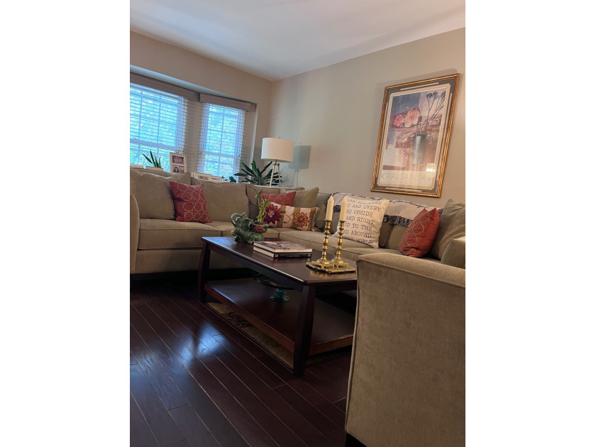 JUST REDUCED**GOLFERS WELCOME ***BEAUTIFUL EXTRA LARGE 3BED 2 - Beach Townhome/Townhouse for sale in Staten Island, New York on Beachhouse.com