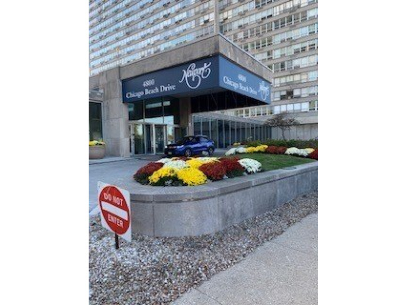 Welcome to this  beautiful New Port News Condo Corner unit - Beach Home for sale in Chicago, Illinois on Beachhouse.com