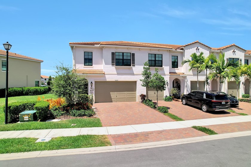 Located in the gated community of Enclave at Boca Dunes, this - Beach Townhome/Townhouse for sale in Boca Raton, Florida on Beachhouse.com
