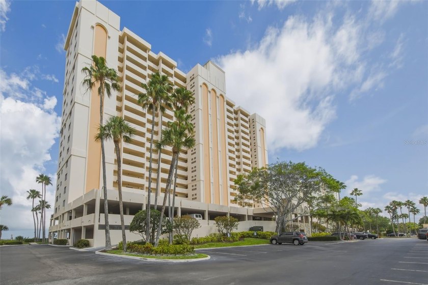 Experience breathtaking panoramic views from this bright and - Beach Condo for sale in Clearwater Beach, Florida on Beachhouse.com