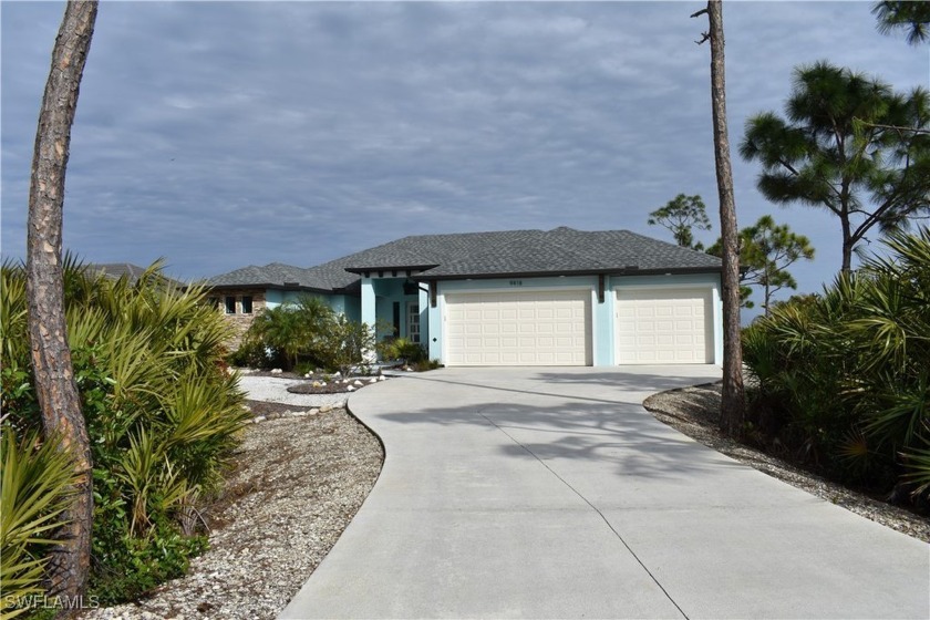 Enjoy the Island life in this like new home.  Secure!  Safe! - Beach Home for sale in St. James City, Florida on Beachhouse.com