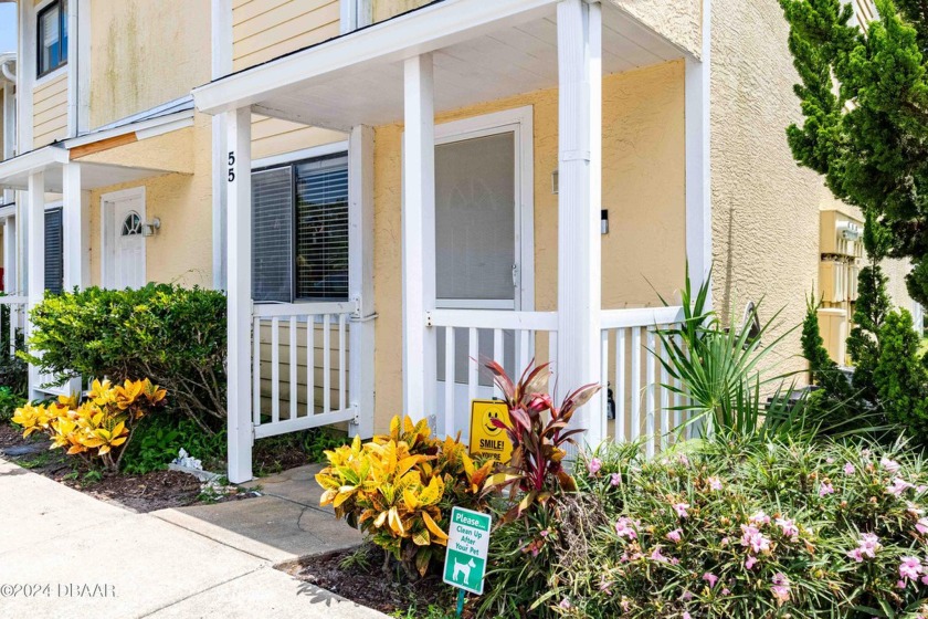 Welcome home to this very affordable 2 bedroom, 1 1/2 bathroom - Beach Condo for sale in South Daytona, Florida on Beachhouse.com