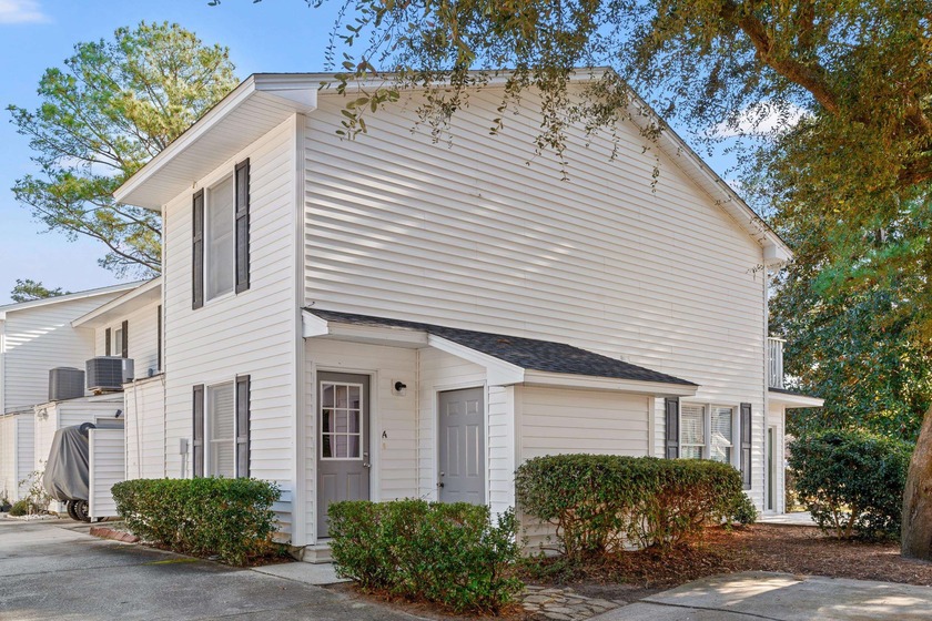 Located in the heart of Surfside Beach, this well-maintained - Beach Townhome/Townhouse for sale in Surfside Beach, South Carolina on Beachhouse.com