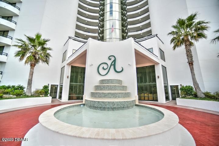 Beautifully decorated and fully furnished condo in the desired - Beach Condo for sale in Daytona Beach Shores, Florida on Beachhouse.com