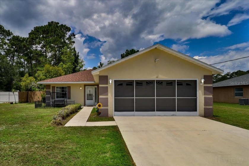 Welcome to this charming 1,116 sq ft home located in the - Beach Home for sale in Palm Coast, Florida on Beachhouse.com