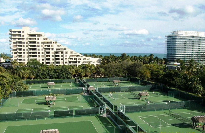 Deeded 3 bedroom/3 bath unit. 2010 SF. Offered with 2 parking - Beach Condo for sale in Key Biscayne, Florida on Beachhouse.com