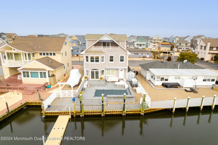 ORTLEY BEACH - WATERFRONT BEAUTY - SPACIOUS 6 BEDROOM HOME ON A - Beach Home for sale in Ortley Beach, New Jersey on Beachhouse.com