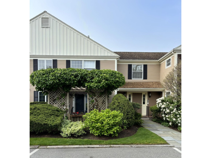 FIRST FLOOR CONDO in the heart of Osterville Village! Enjoy the - Beach Condo for sale in Osterville, Massachusetts on Beachhouse.com