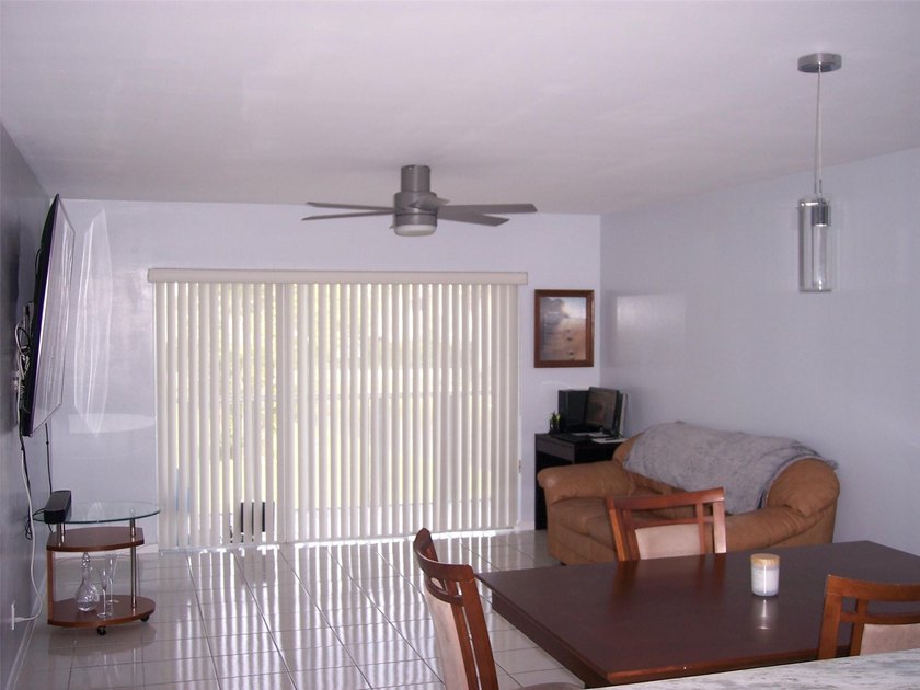 NORTHEAST DANIA BEACH 1 BEDROOM - 1 BATH CONDO. CORNER UNIT - Beach Condo for sale in Dania, Florida on Beachhouse.com