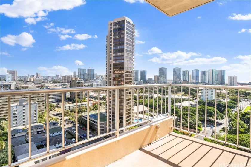 Rarely available *Fee Simple* condominium at the Coronet! This - Beach Condo for sale in Honolulu, Hawaii on Beachhouse.com