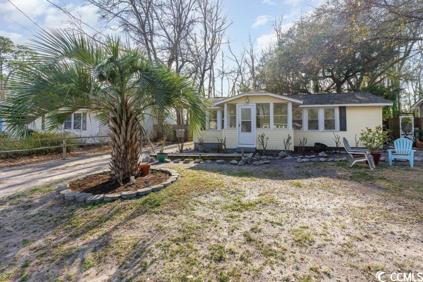 Welcome to this charming beach bungalow, East of HWY 17, just 7 - Beach Home for sale in Surfside Beach, South Carolina on Beachhouse.com