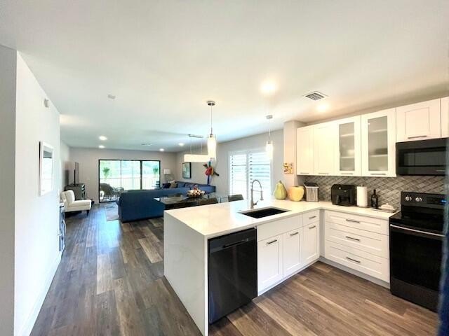 This fabulous OPEN FLOOR PLAN 2/2 at Hunters Run Country Club - Beach Condo for sale in Boynton Beach, Florida on Beachhouse.com