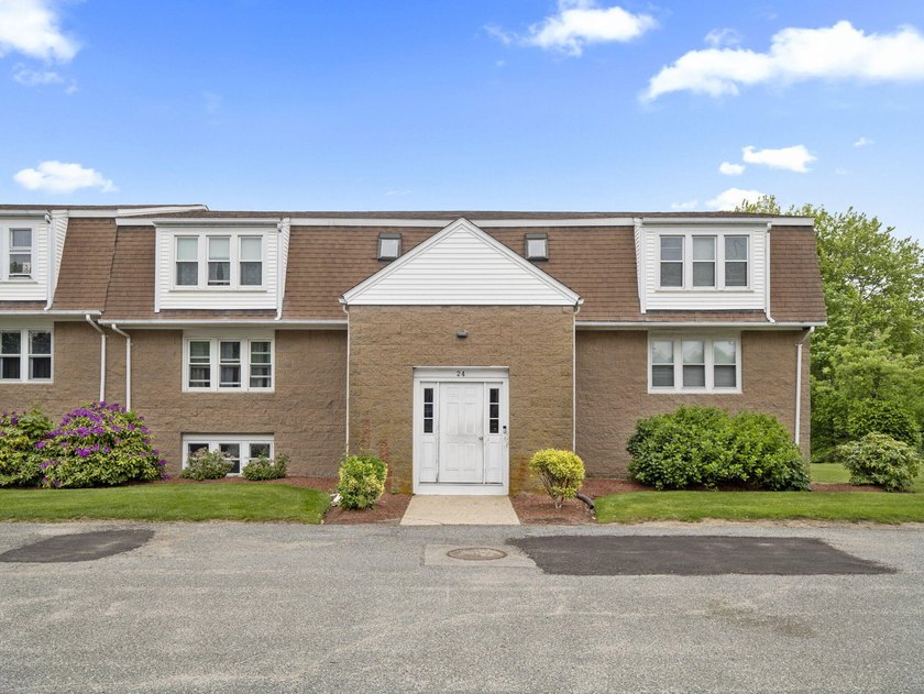 Priced to sellpletely renovated in 2024, this stunning 2-bed - Beach Condo for sale in Hyannis, Massachusetts on Beachhouse.com