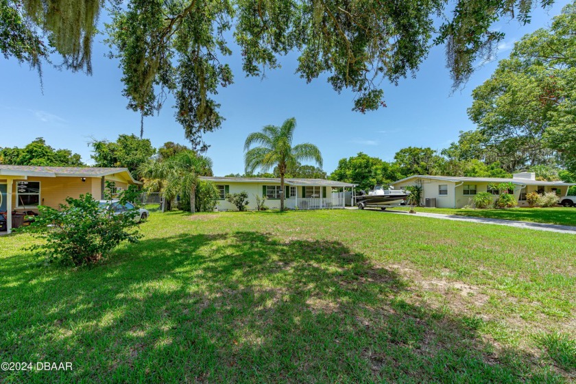 Living in paradise that is conveniently located to everything - Beach Home for sale in New Smyrna Beach, Florida on Beachhouse.com