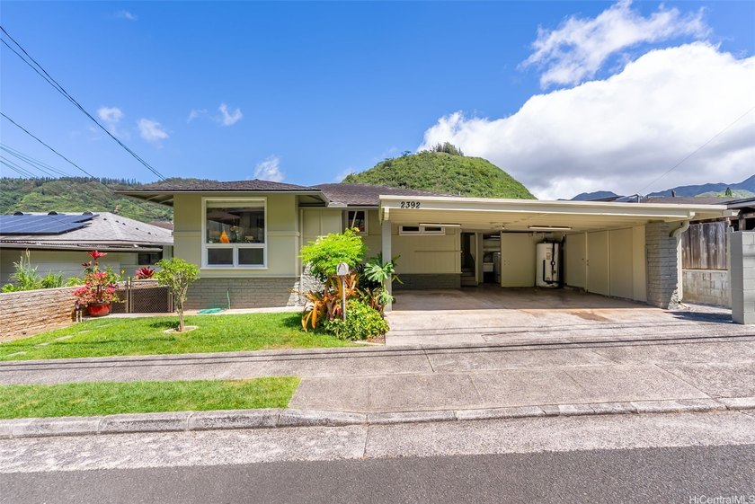 Come experience this move-in ready 2,312 sq ft home offering 4 - Beach Home for sale in Honolulu, Hawaii on Beachhouse.com