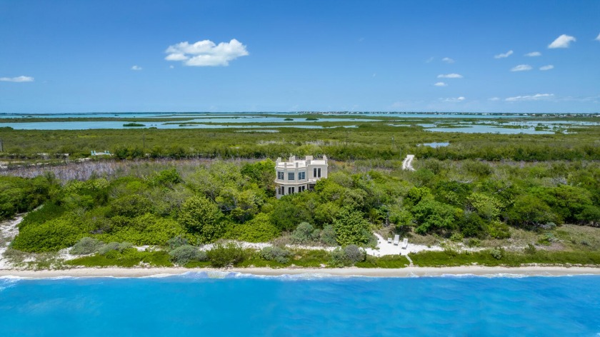 This hidden gem is ready for your finishing touches. CBS - Beach Home for sale in Sugarloaf Key, Florida on Beachhouse.com