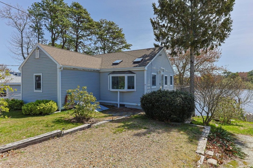 Welcome to this charming waterfront ranch on Mill Pond! This - Beach Home for sale in Wareham, Massachusetts on Beachhouse.com