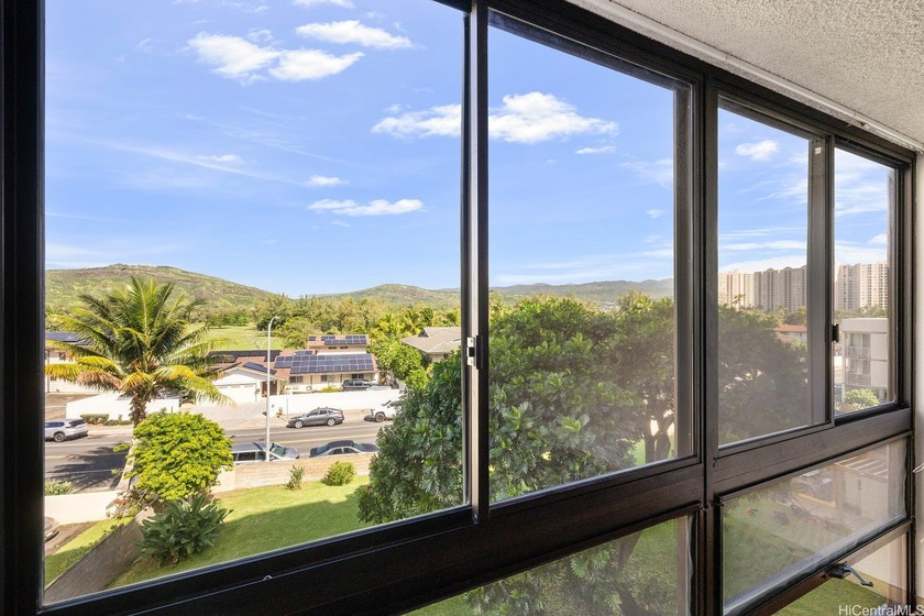 This is a great price for a 2 bedroom, 2 full bath, 1 assigned - Beach Condo for sale in Honolulu, Hawaii on Beachhouse.com
