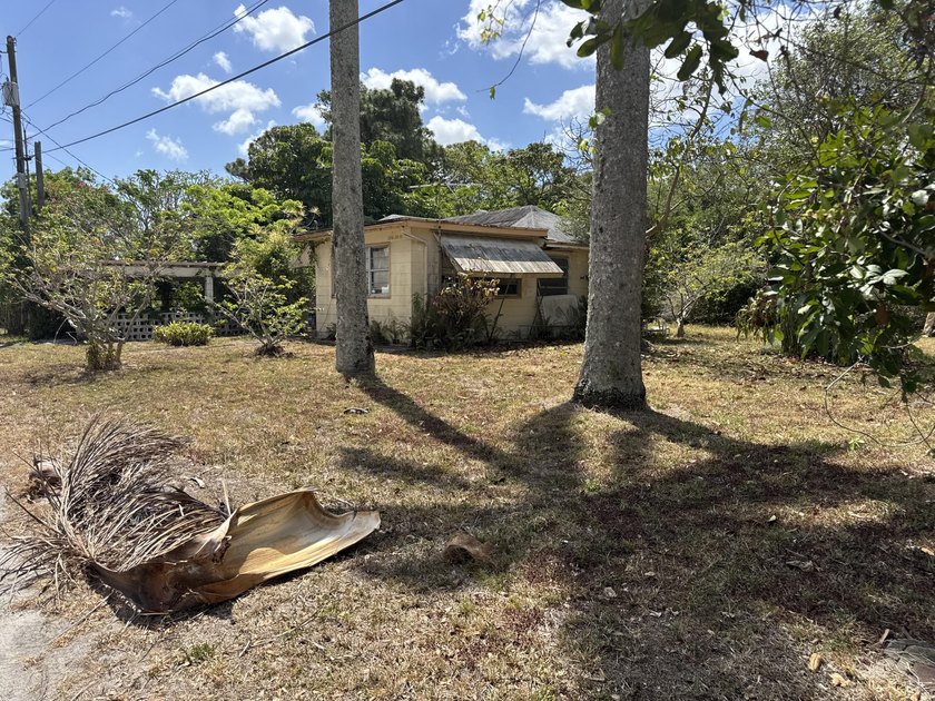Development Opportunity on S Jog Rd! This 0.71-acre parcel - Beach Commercial for sale in Greenacres, Florida on Beachhouse.com