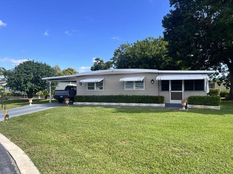 This 1152 square foot furnished manufactured home, built in 1979 - Beach Home for sale in Boynton Beach, Florida on Beachhouse.com