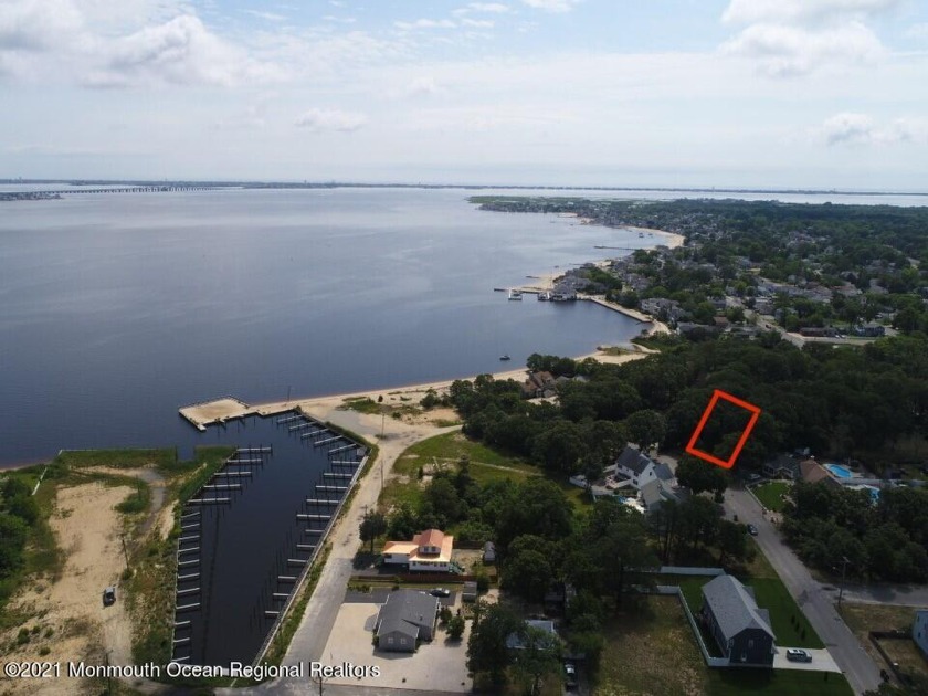 Oversized lot in a desirable waterfront area community. This - Beach Lot for sale in Bayville, New Jersey on Beachhouse.com