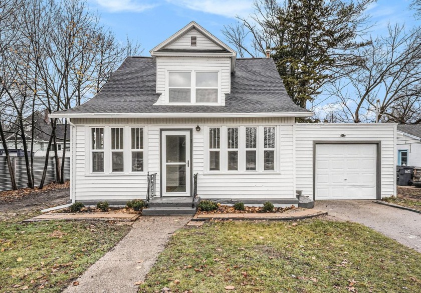 Welcome to this beautifully renovated, charming cottage-style - Beach Lot for sale in Spring Lake, Michigan on Beachhouse.com