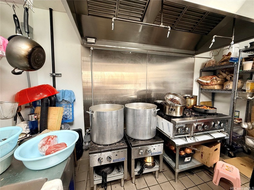 Pho Real is a rare opportunity you don't want to miss! Prime - Beach Commercial for sale in Honolulu, Hawaii on Beachhouse.com