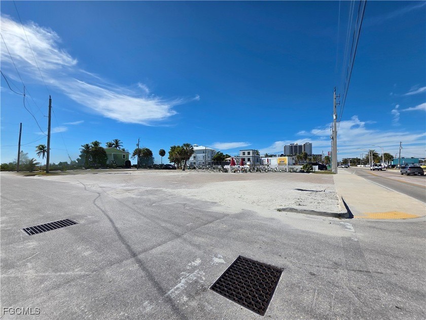Prime commercial corner lot located in Fort Myers Beach - Beach Commercial for sale in Fort Myers Beach, Florida on Beachhouse.com