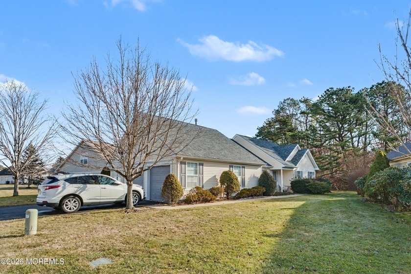 Discover easy living in this 1,667 sq. ft. Devon model nestled - Beach Home for sale in Toms River, New Jersey on Beachhouse.com