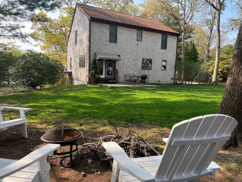 The one you've been waiting for! Convenience at its finest! This - Beach Home for sale in West Yarmouth, Massachusetts on Beachhouse.com