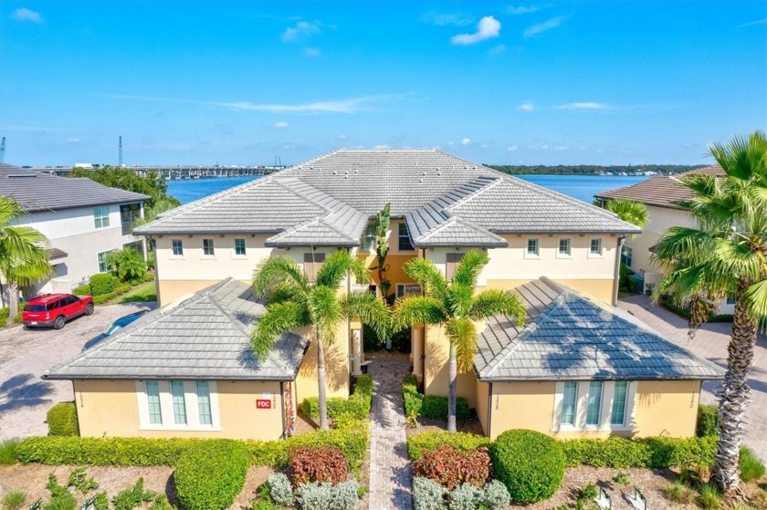 Welcome to your direct Riverfront living! This stunning - Beach Condo for sale in Bradenton, Florida on Beachhouse.com