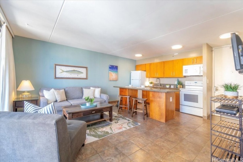 Legal Short-Term/Daily Vacation Rentals Allowed! This - Beach Condo for sale in Honolulu, Hawaii on Beachhouse.com