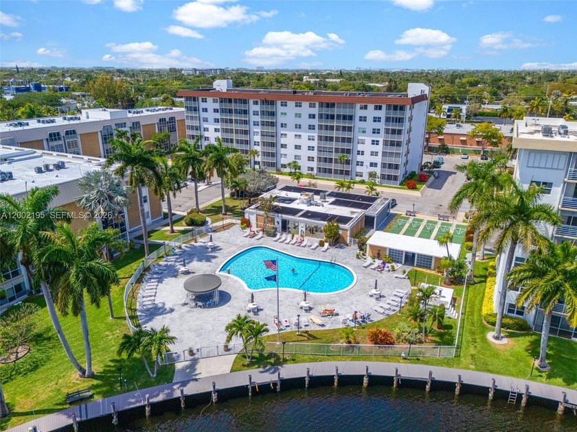 Move-in ready 2BD/2BA condo in the gated River Terrace community - Beach Condo for sale in Oakland Park, Florida on Beachhouse.com