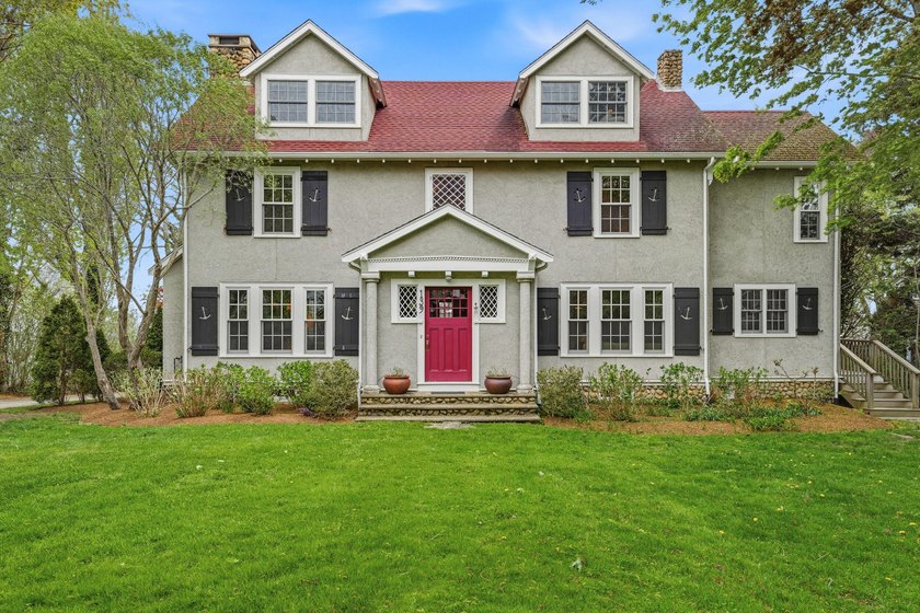 Nestled just two blocks from Vineyard Haven's working harbor - Beach Home for sale in Vineyard Haven, Massachusetts on Beachhouse.com